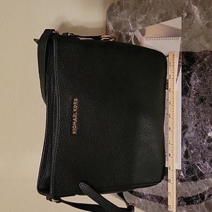 Black Michael Kors Crossbody